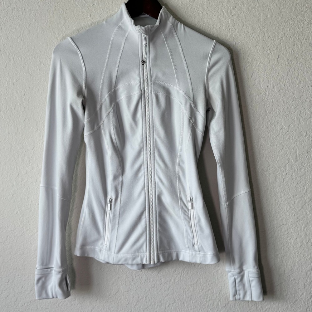 Lululemon Define Jacket White Full Zip Slim Fit Thumbholes Size 4 W4477S